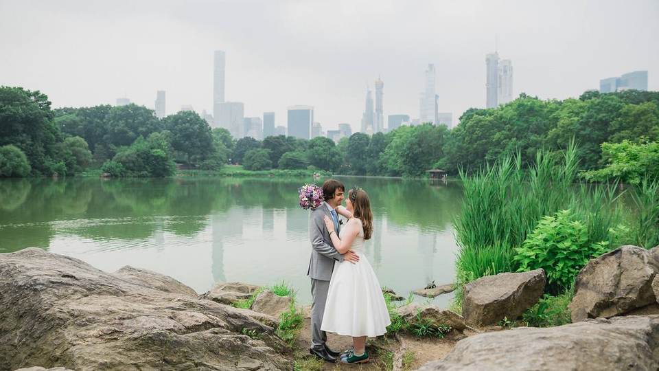 Cómo obtener tu licencia de matrimonio en Nueva York (guía actualizada)