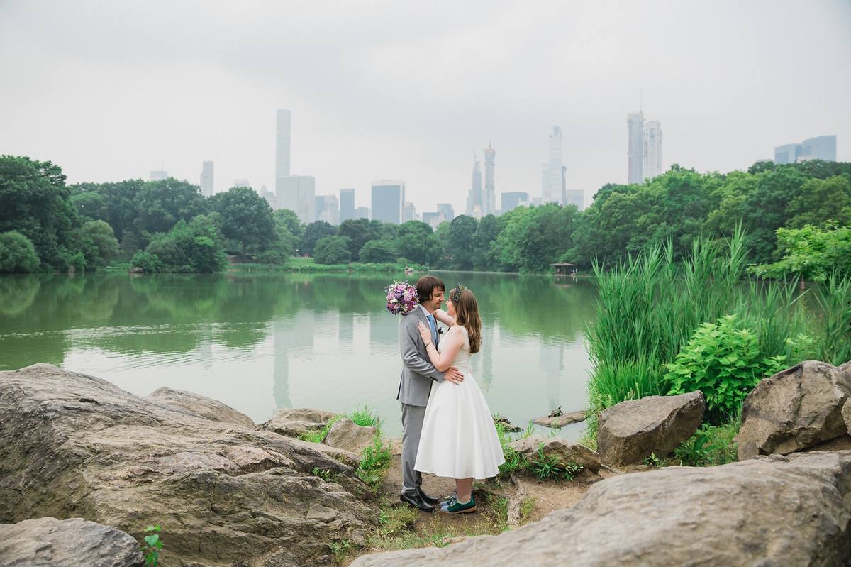 Elopement íntimo de turistas en el Parque Central de Nueva York